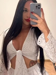Conheça Flávia Monique, uma acompanhante com serviços verificados