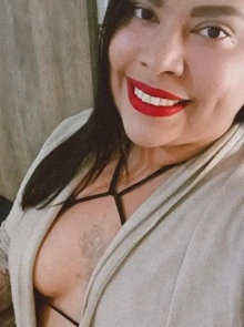 Rebeca Prado, elegância e discrição no catálogo de Itajaí