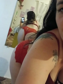 Anna se junta às melhores acompanhantes Coroa esta semana