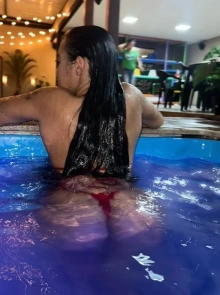 Descubra Juuh, uma garota de programa de alto nível