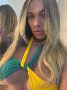 Descubra Ana Cavalona, uma garota de programa de alto nível