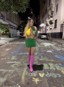 Procurando discrição? Ana Cavalona é a sua garota de programa de confiança
