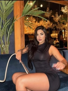 Sabrina se destaca entre as garotas de programa por sua presença