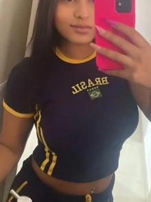 Sofia é uma acompanhante independente com serviços verificados
