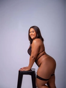 Maya Prado se junta às melhores acompanhantes Negra esta semana