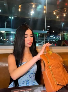 Agende um encontro com Melly, acompanhante exclusiva com perfil ativo