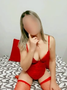 Julia 50$ se junta às melhores acompanhantes Económica esta semana