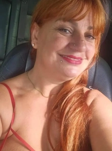 Estefani, uma experiência única com acompanhantes em Curitiba