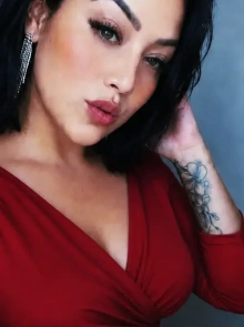 Descubra Mary Mestiça, uma garota de programa de alto nível