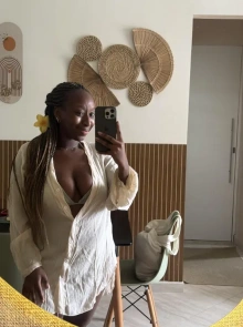 Rebeca se junta às melhores acompanhantes Negra esta semana