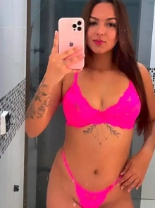 Bruna Gomes, acompanhante independente com disponibilidade imediata