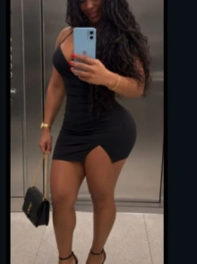 Mel Hadassa, elegância e classe como acompanhante independente