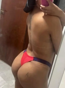 Kesia Lourrany, acompanhante independente com disponibilidade imediata