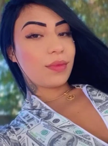 Vanessa, elegância e discrição no catálogo de Mogi das Cruzes