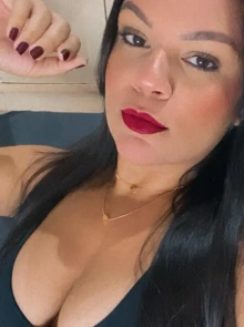 Pamela Alencar se destaca no catálogo de acompanhantes por seu estilo