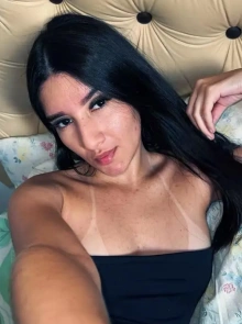 Ana, acompanhante independente com disponibilidade imediata