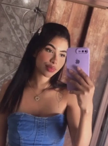 Procurando uma acompanhante? Maria Vitória é uma ótima escolha