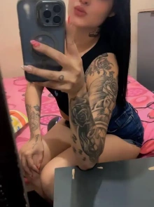 Descubra mulheres como Bruna Freitas em nossos anúncios de Económica