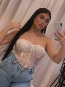 Perfil de Aline Santos, uma das garotas de programa excepcionais