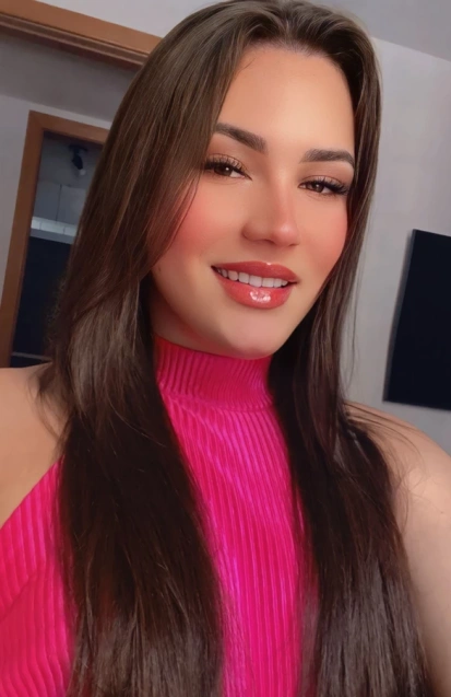 Camila Luzzon, travesti em Curitiba 41985192407