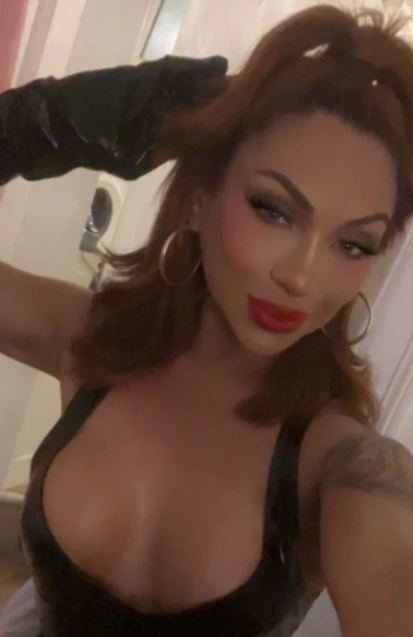 Handry, travesti em Fortaleza 85987236357