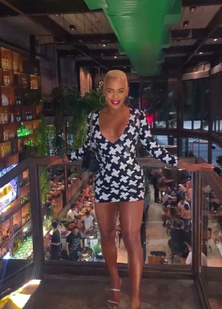 Dany Ferrari, travesti em Salvador 81995386453