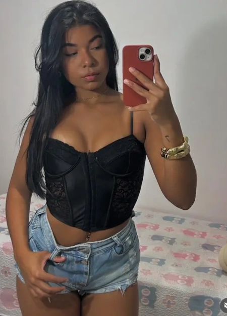 Aninha é uma das acompanhantes em Meireles com as melhores avaliações