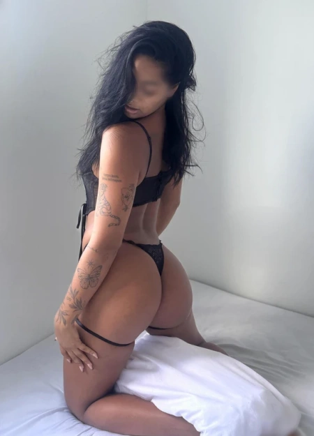 Camila Ferrari, Acompanhante em Salvador 71996938205