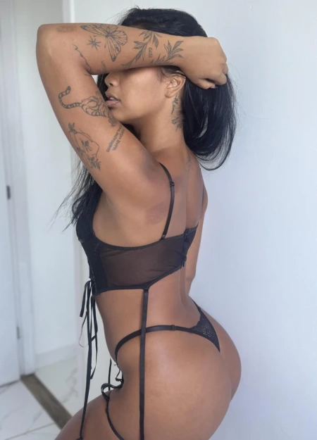 Camila Ferrari, Acompanhante em Salvador 71996938205