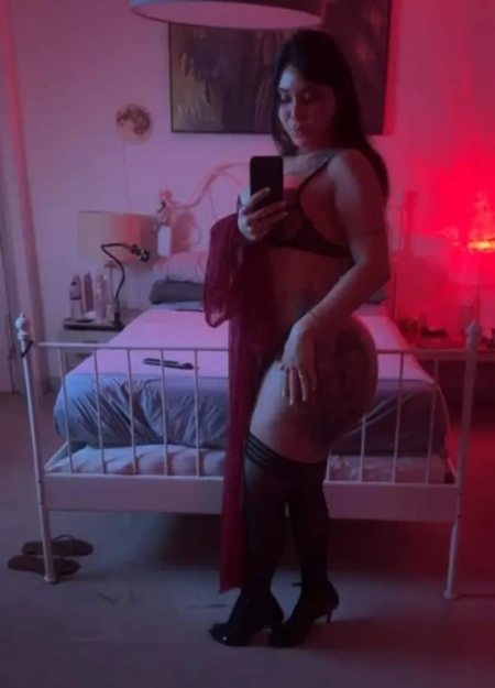 Anna é uma das garotas de programa grandes-mamas em Curitiba mais procuradas