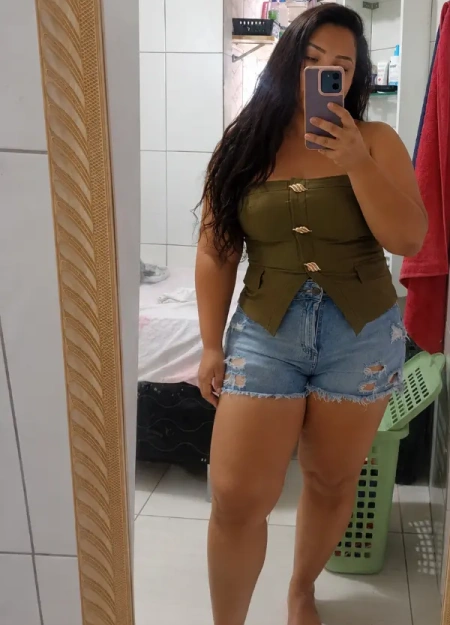 NALLANDA é uma acompanhante de luxo com atendimento exclusivo