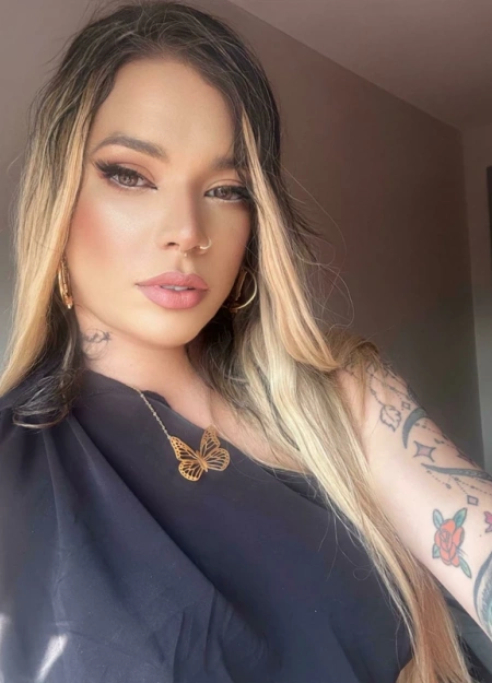 Niely, travesti em Fortaleza 81996982045