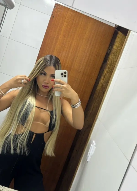 Amanda se destaca no catálogo de acompanhantes em Rio de Janeiro por seu estilo