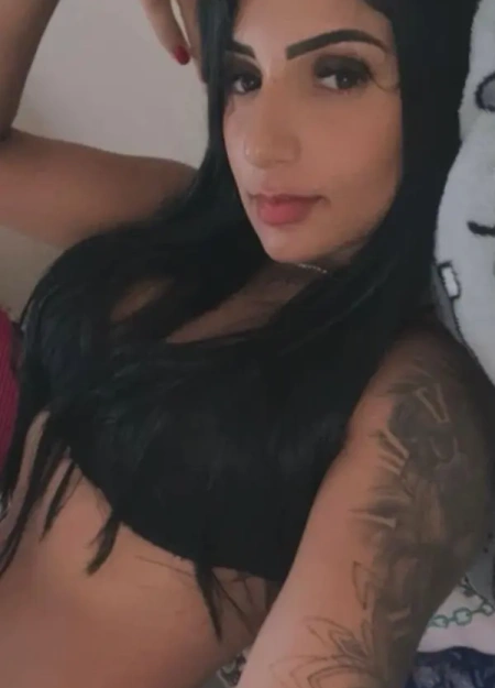 Julia matos está cadastrada no catálogo de acompanhantes de luxo