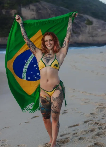 Alice é uma acompanhante de luxo com atendimento exclusivo
