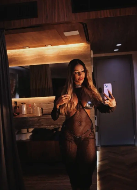 Fotos 100% reais de Flora, uma das garotas de programa grandes-mamas top