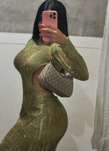 Kelly belém  apresenta seu álbum de fotos de acompanhante profissional