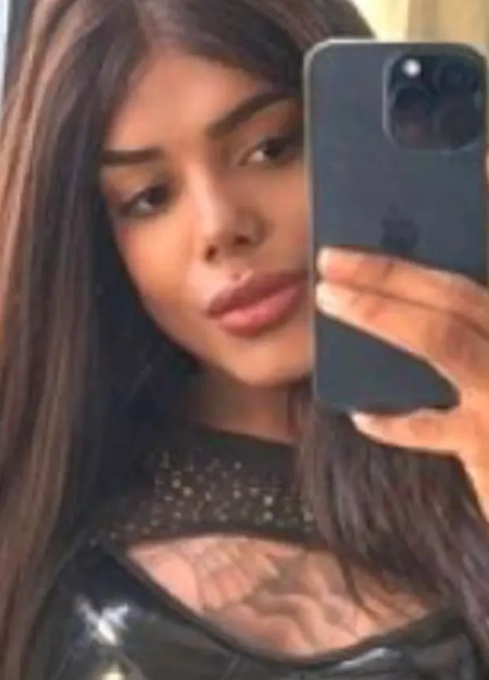 Luli 26cm se destaca no catálogo de acompanhantes por seu estilo