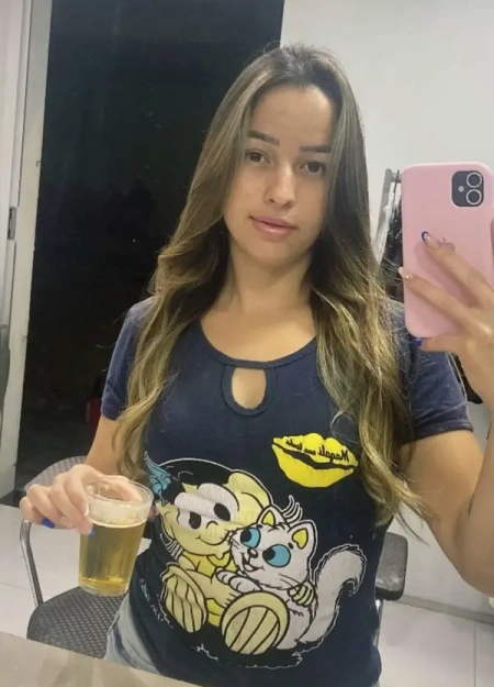 Isabela Rabelo é a acompanhante Ninfeta ideal para o seu encontro