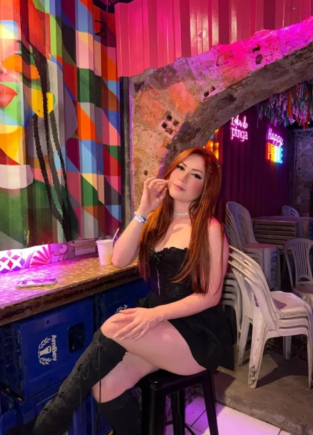 Agende um encontro com Melissa, acompanhante exclusiva com perfil ativo