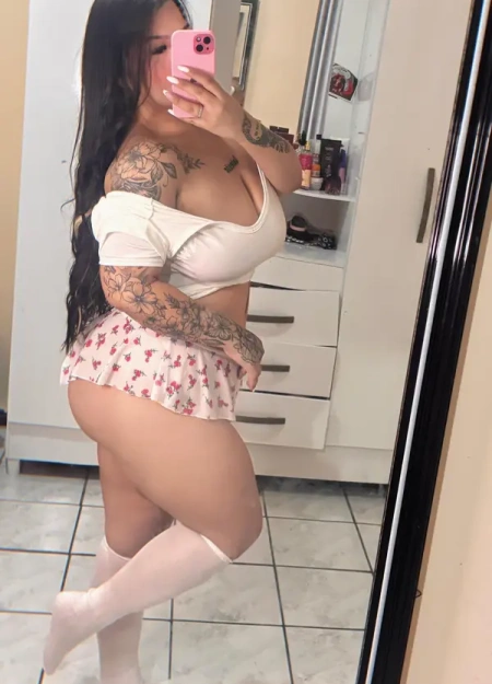 Evellyn é uma das acompanhantes em Sítio Cercado com as melhores avaliações