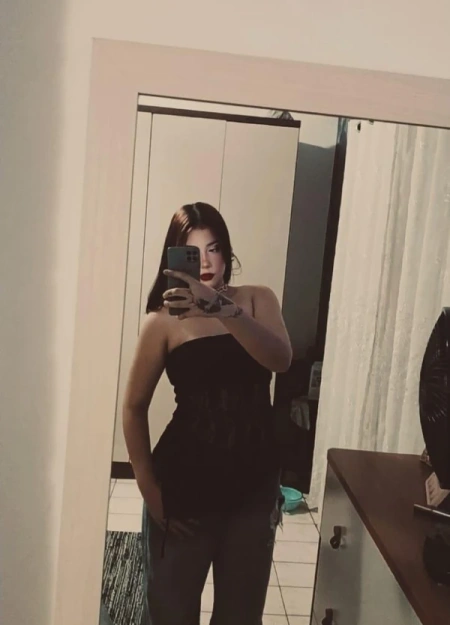 Serviços de garotas de programa de alta qualidade com Sara