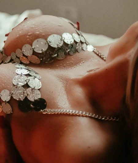 Babi andrade, elegância e discrição no catálogo de Campo Grande