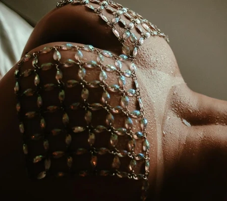 Babi andrade, elegância e discrição no catálogo de Campo Grande