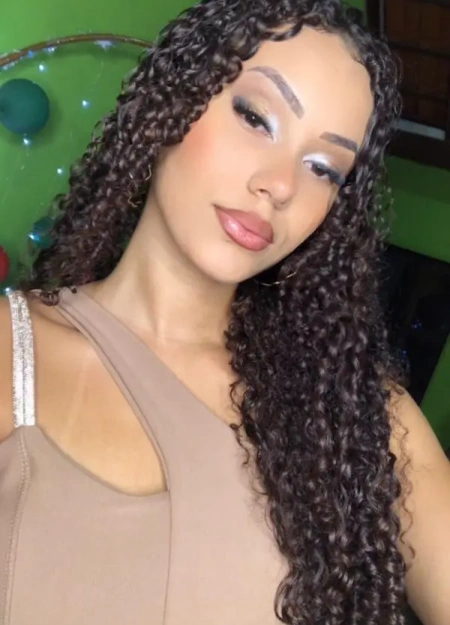 Descubra Maria fernanda, uma garota de programa de alto nível