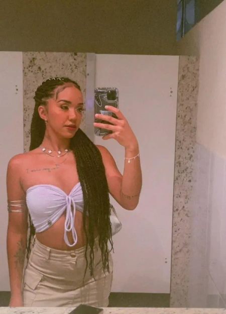 Izabela está entre as acompanhantes mais bem avaliadas