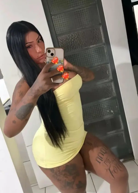 Helen é uma acompanhante independente com serviços verificados