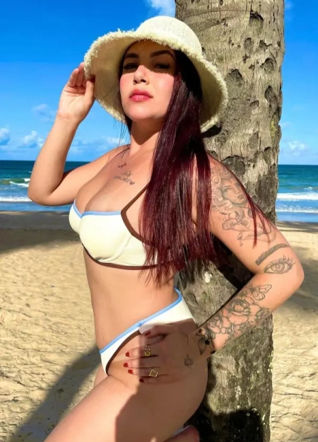 Lívia, elegância e classe como acompanhante independente