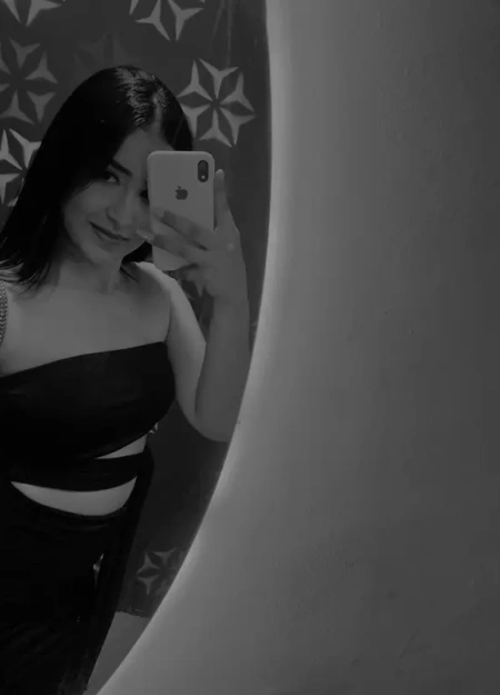 Vitoria está disponível agora como acompanhante VIP profissional