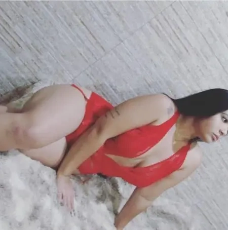 Mel, acompanhante independente com disponibilidade imediata